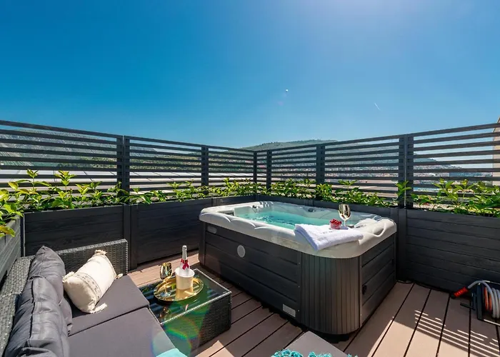 Exclusive Madison Apartment *