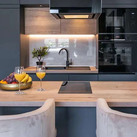 Exclusive Madison Daire *